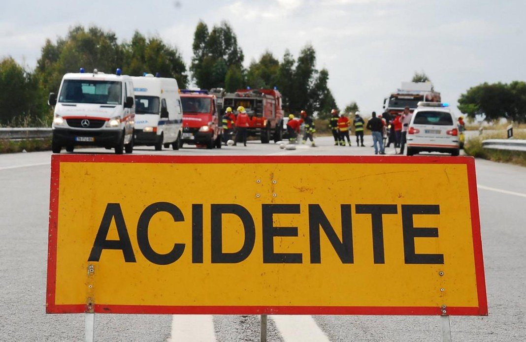 Colisão deixa três feridos, um transportado de helicóptero para Lisboa