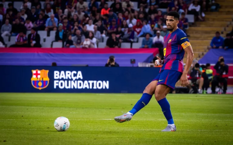 Ronald Araújo pode deixar o Barça