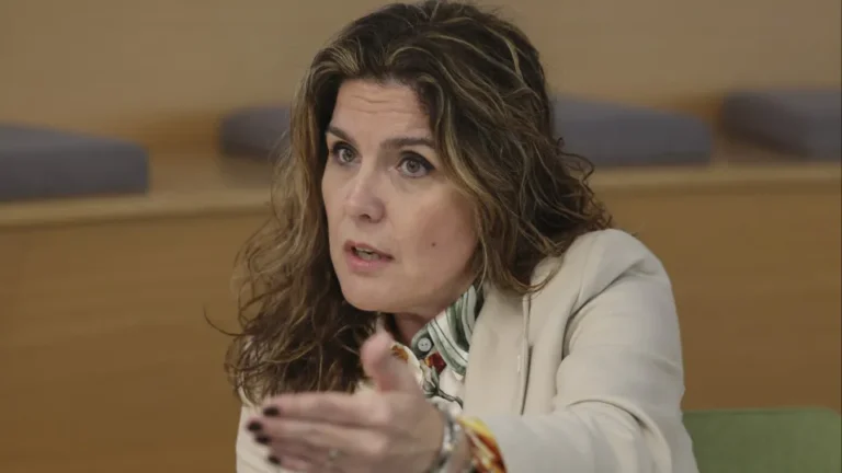 Mídia em Tempestade Perfeita Há Anos