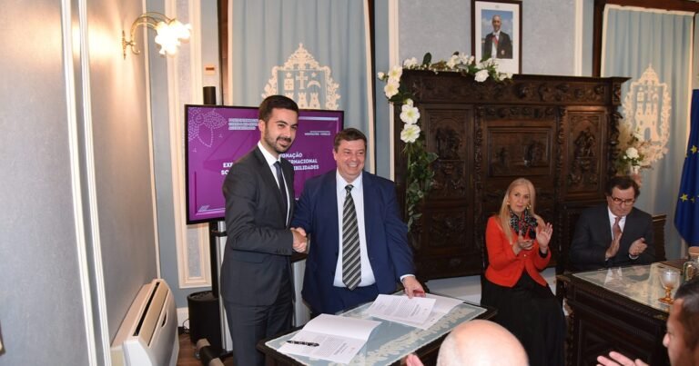 Ponte Internacional do Rio Sever avança para a obra