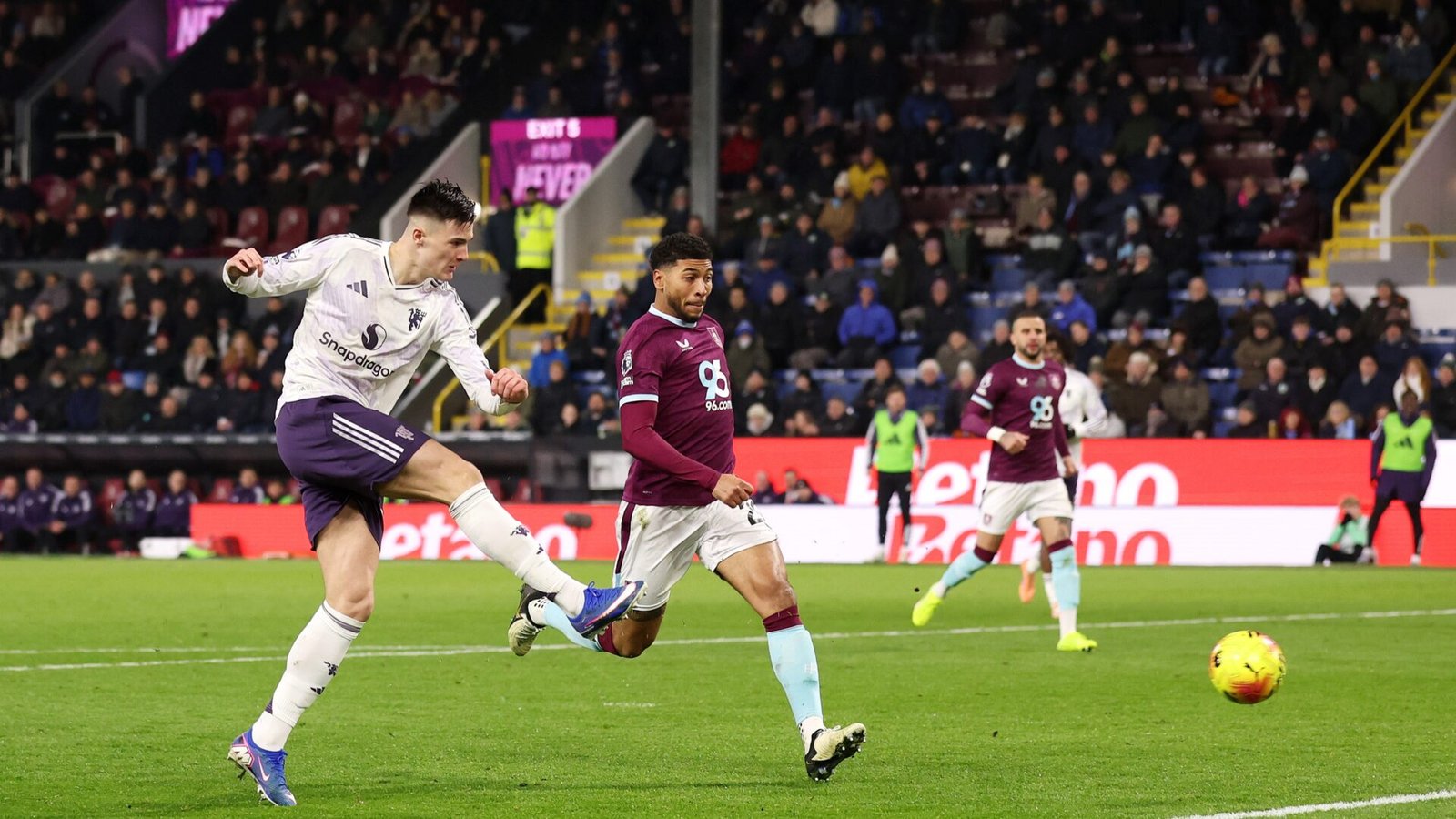 A Vida sem Ruben Amorim segue estagnada e Manchester United empata com o desesperado Burnley: aqui estão os desfechos do dia na Premier League