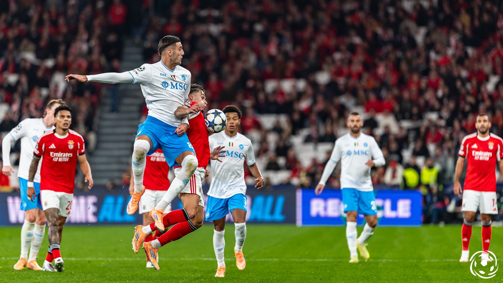 Benfica segue em conversações por Lorenzo Lucca: confira o montante solicitado pelo Nápoles para aprovar a cedência.