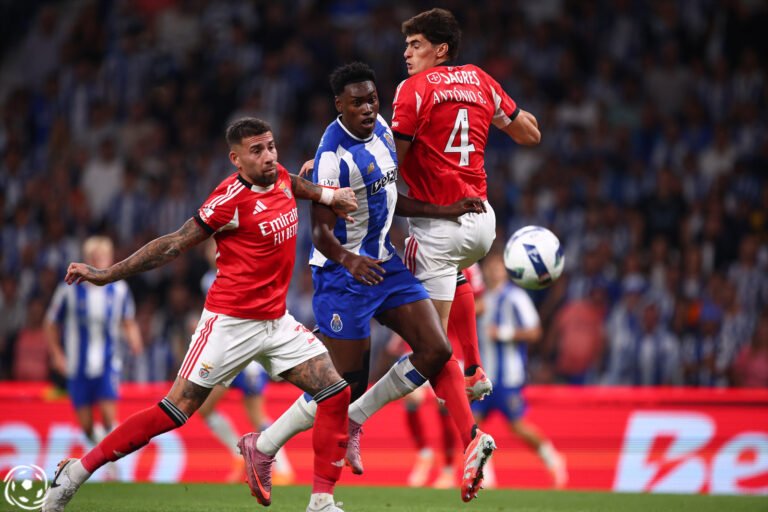 Benfica visita o Dragão sem Otamendi e António Silva: quais são as alternativas de José Mourinho para a zaga?