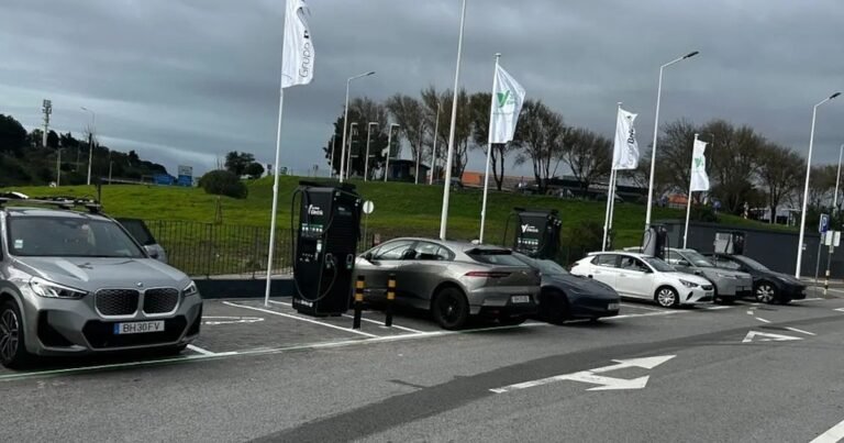 Via Verde Electric inaugura primeiro hub de supercarregadores na A5