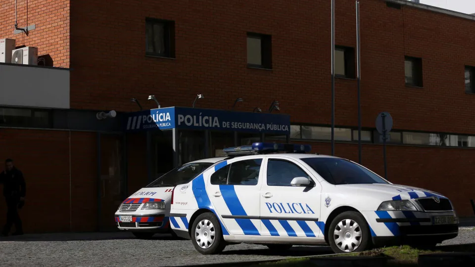 Homem condenado a multa por ameaçar polícias na esquadra de Peniche
