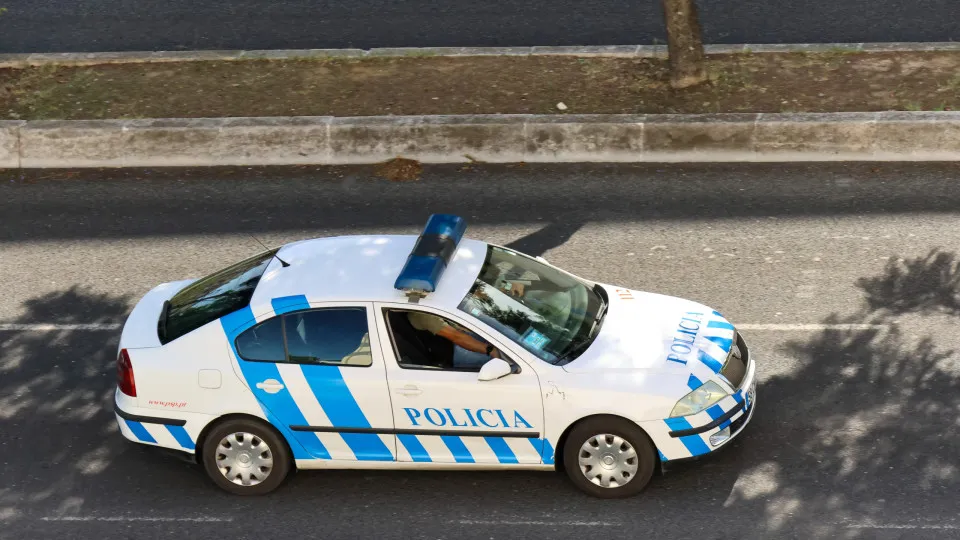 Detido ladrão que esfaqueou vendedor de loja de telemóveis em Campolide