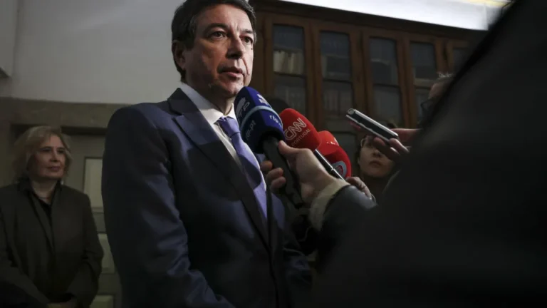 "Incentivo ao Interior: Formação de Médicos Internos Não é a Solução"