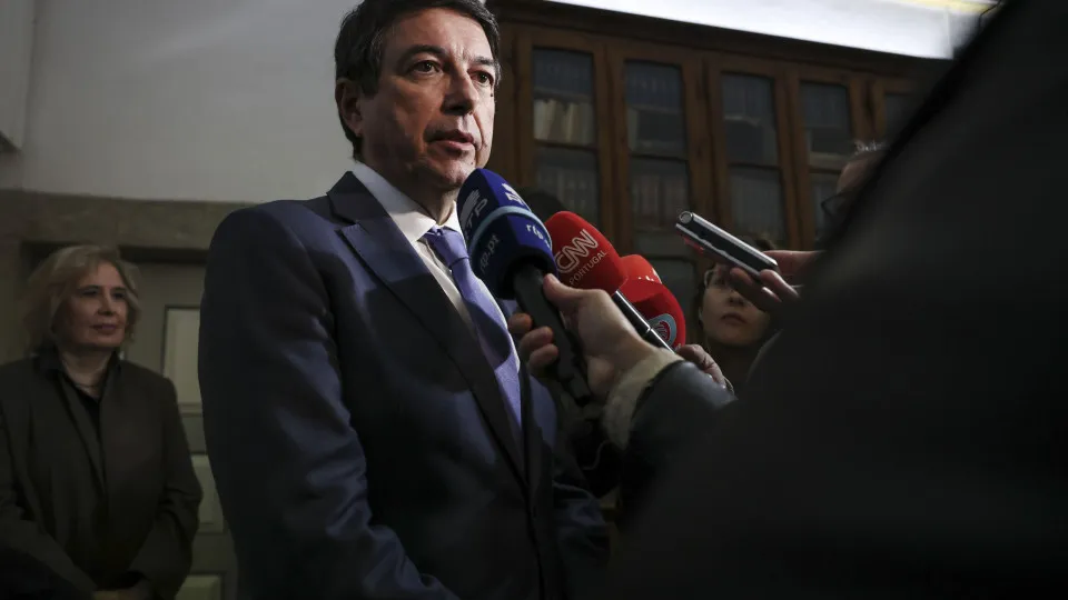 "Incentivo ao Interior: Formação de Médicos Internos Não é a Solução"