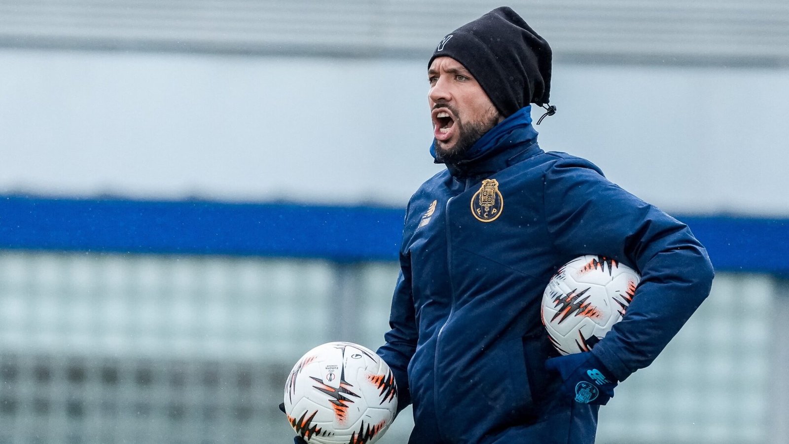 Francesco Farioli convoca quatro atletas da formação B para o treino do FC Porto