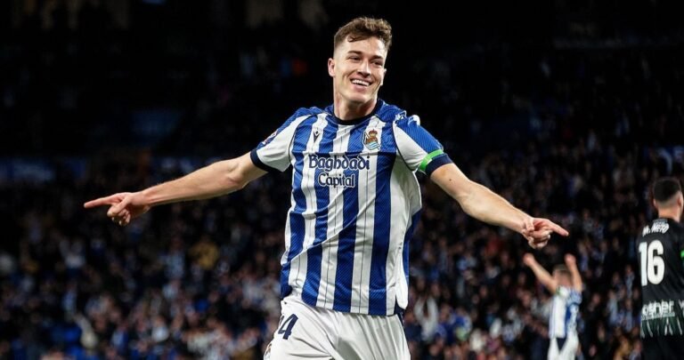 Real Sociedad supera Elche: Gonçalo Guedes fez passe e André Silva balançou as redes.