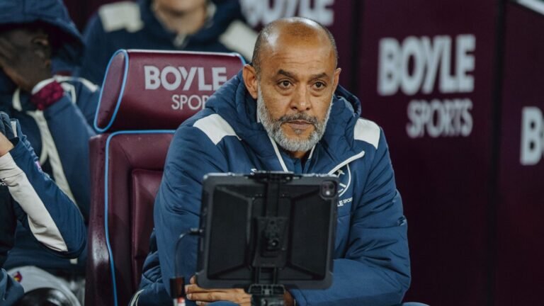 Nuno Espírito Santo pode ser demitido sem compensação se o West Ham cair da Premier League.