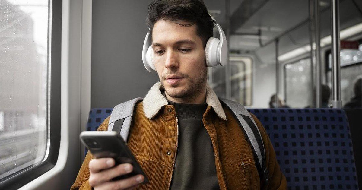 Desfrute de Longas Viagens de Comboio ou Autocarro sem Perder a Paragem com o DestMate