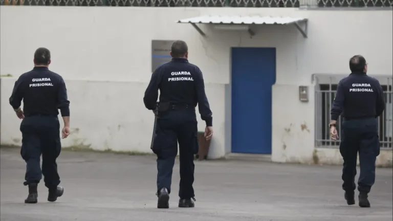 Guardas Prisionais Mantêm Greve em Desacordo com o Governo