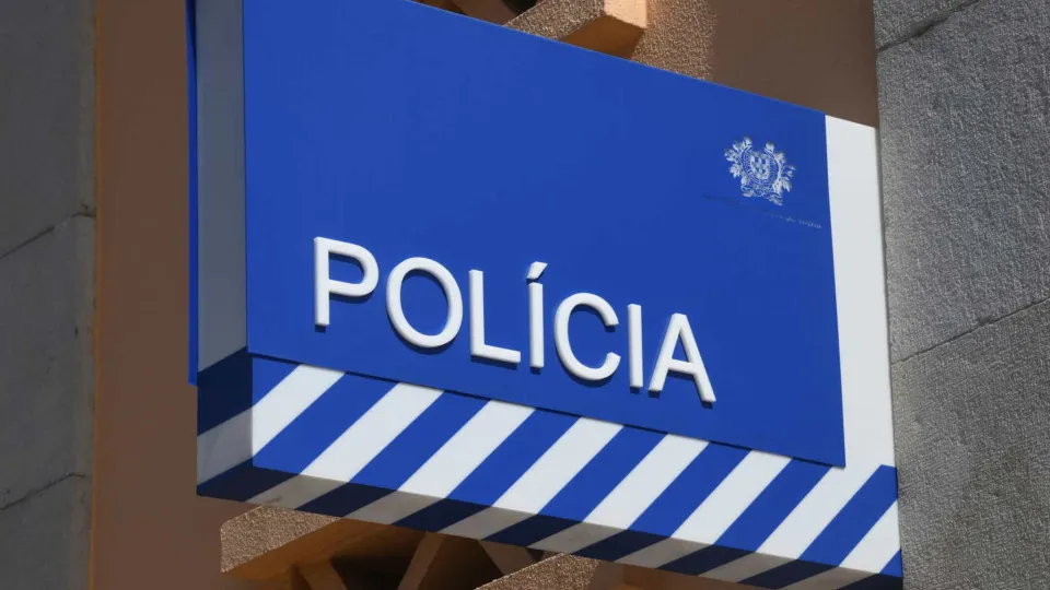 Prisão preventiva de homem de 42 anos por envolvimento em esquema de "falso acidente"