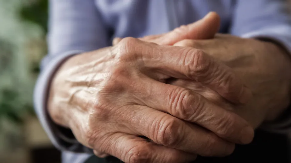 Homem responsável por recados é detido após descoberta de idosa morta em casa