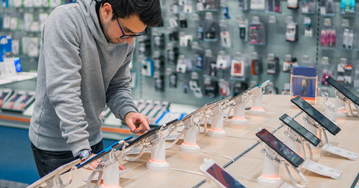 IDC prevê "tsunami" com queda de 12,9% nas vendas de smartphones em 2026 e aumento de 14% no preço médio