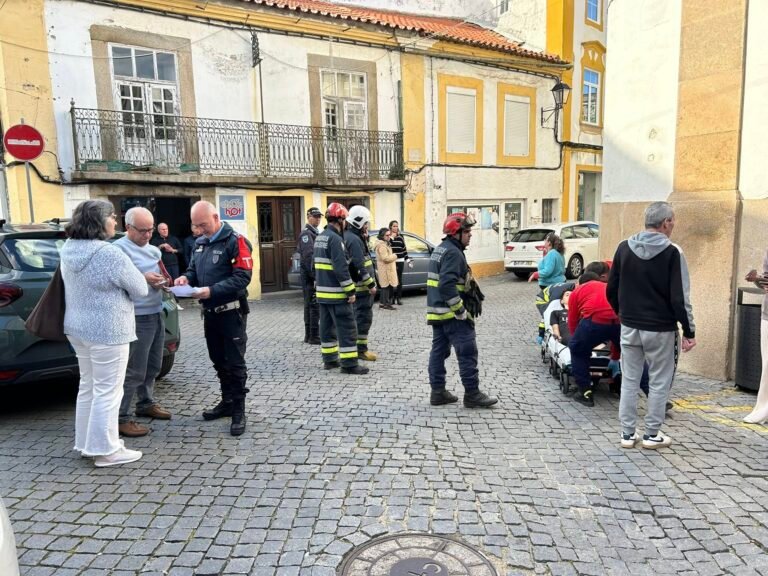 Acidente entre Bicicleta e Automóvel na Rua Luís de Camões em Portalegre