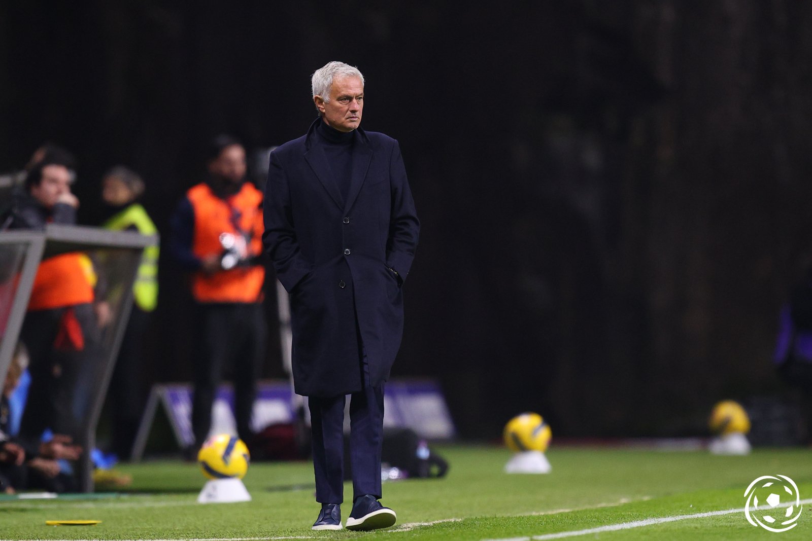José Mourinho evita comentar penalidade do FC Porto contra Arouca e discute controvérsia sobre solicitação de camisola de Sidny Cabral para Vinícius Júnior: «Creio que poderia ter sido evitada»