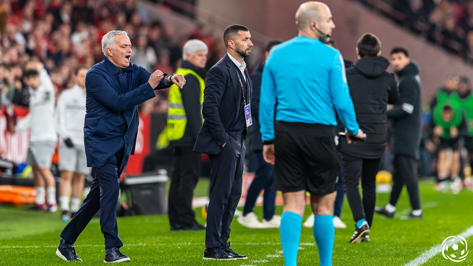 José Mourinho defende a presunção de inocência de Prestianni, mas alerta: «Se o atleta for realmente culpado, não verei ele da mesma forma que tenho visto e para mim acabou»