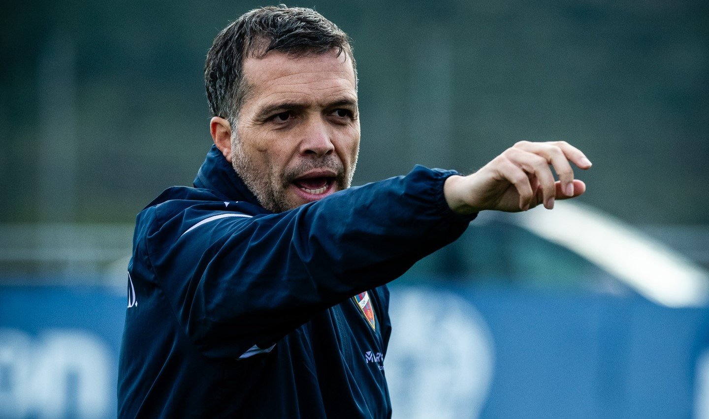 Levante de Luís Castro supera Real Oviedo por 4