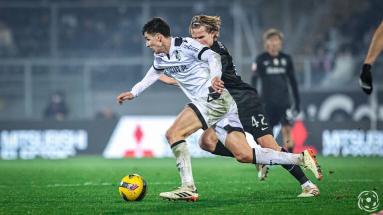 FIFA suspendeu a proibição de transferências do Vitória SC