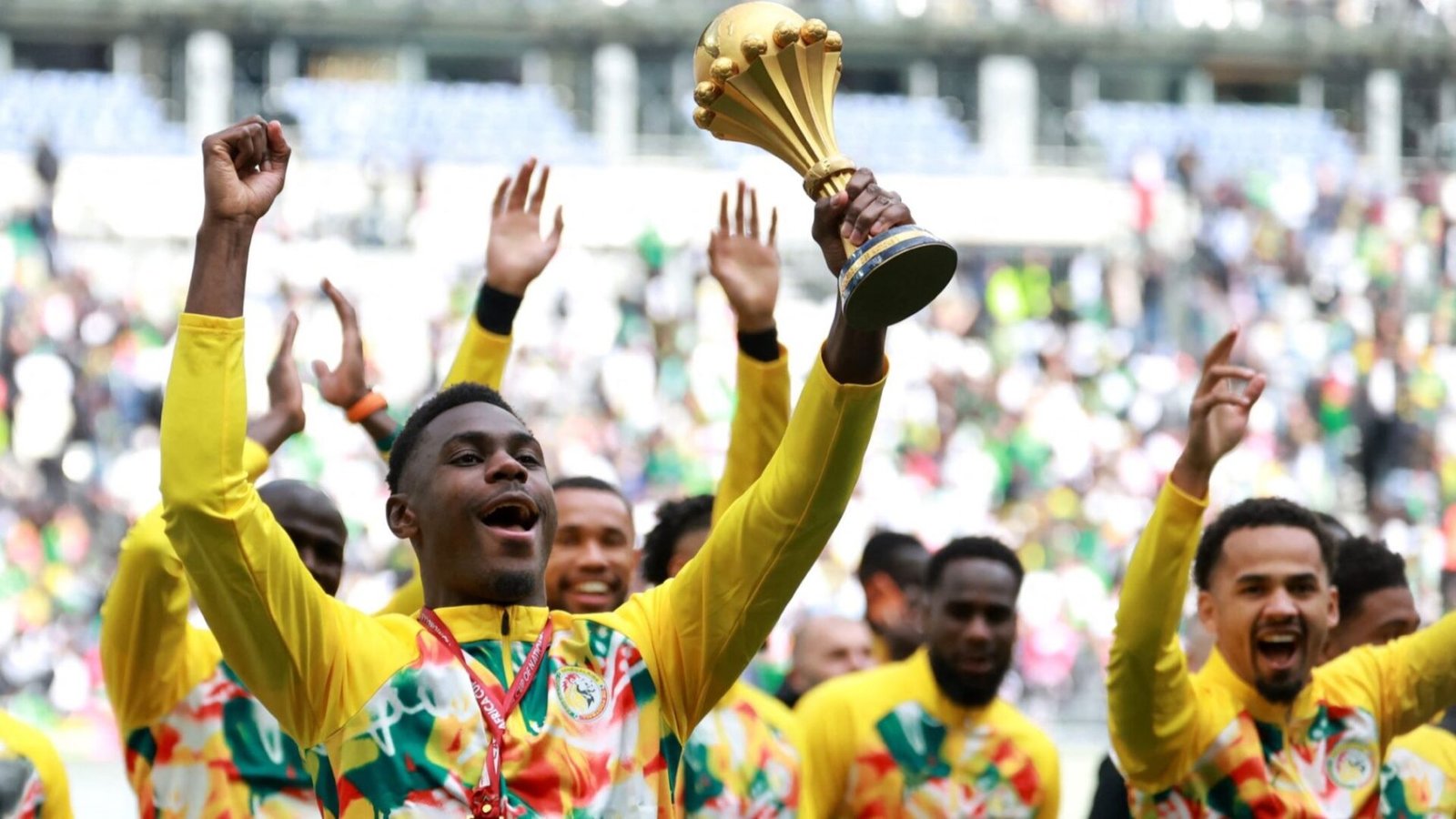Senegal apresenta troféu da CAN antes de amistoso contra o Peru