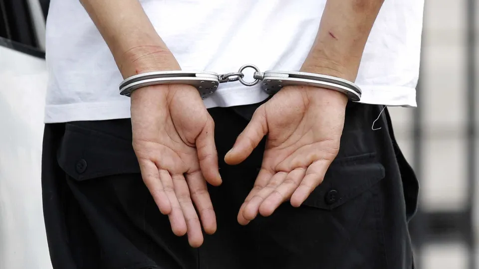 Homem é sequestrado, roubado e agredido por trio em Viana do Castelo