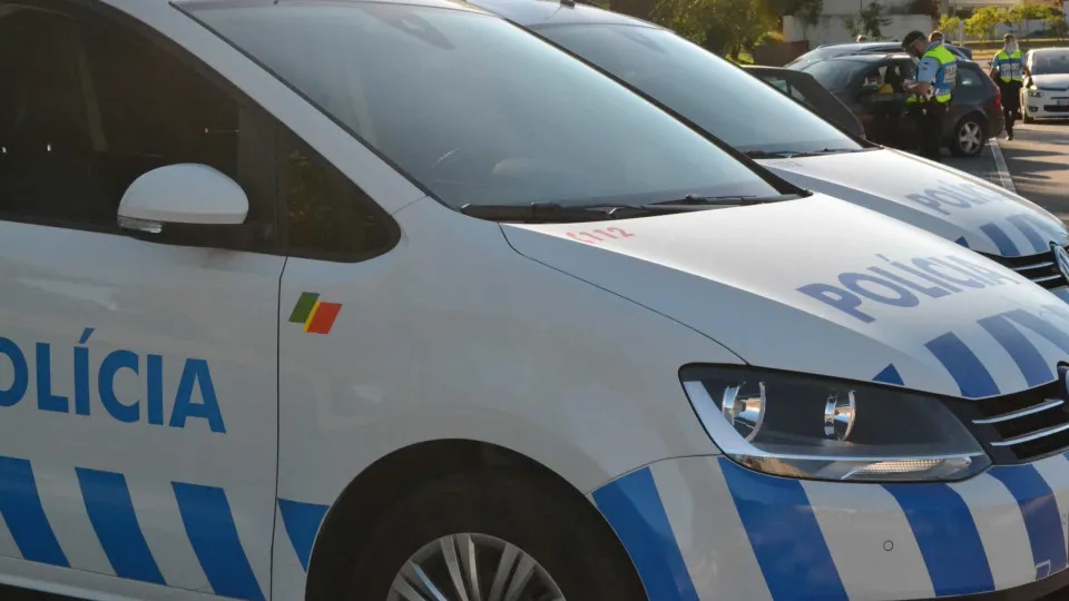 Roubam carro em Ovar e são capturados no Porto... graças a uns AirPods