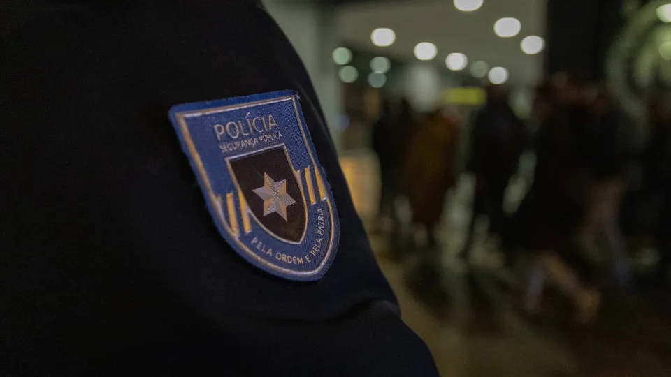 Dois detidos em Chaves por roubo à mão armada em prisão preventiva