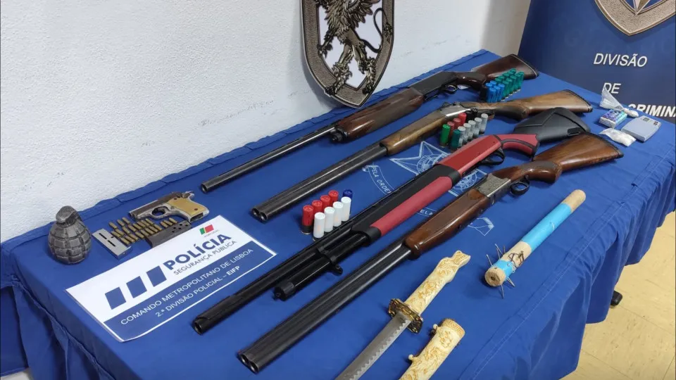 Três Detidos e Mais de 100kg de Droga Apreendidos em Operação da PSP