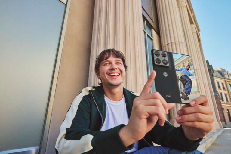 Motorola amplia fam&iacute;lia de smartphones dobr&aacute;veis com Razr Fold que chega a Portugal em abril