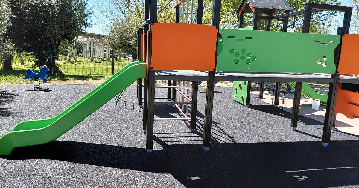 Portalegre: União de Freguesias da Sé e São Lourenço investe mais de 30 mil euros na requalificação de parques infantis