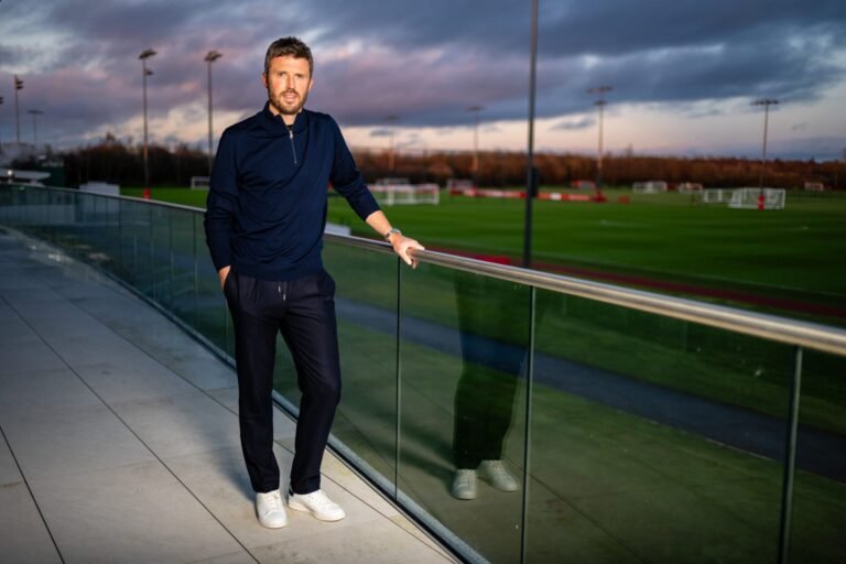 Michael Carrick otimista sobre permanência no Manchester United: «A exigência é algo com que lido há bastante tempo»