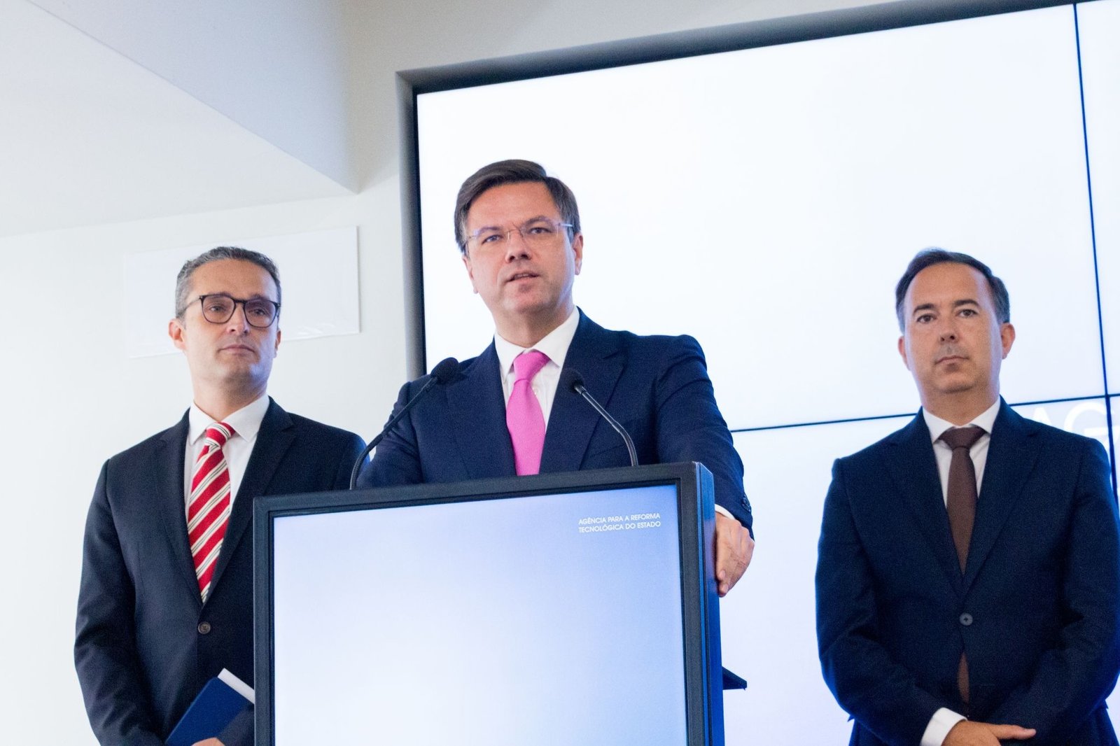 Governo Lança Rede de Simplificação e Tecnologia para Digitalizar o Estado