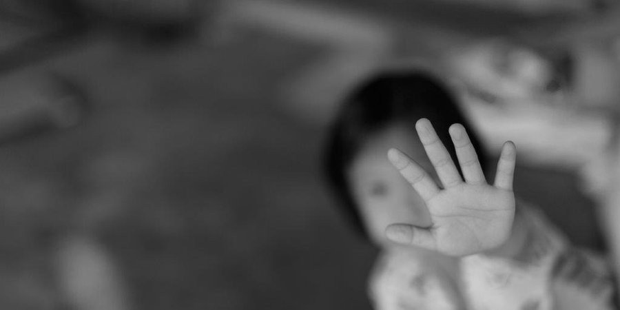 Comissão Europeia solicita urgência na criação de novas regras para combater abusos sexuais de crianças online