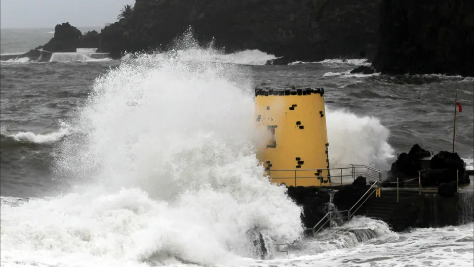 Aviso de Agitação Marítima Forte para a Madeira Prolongado