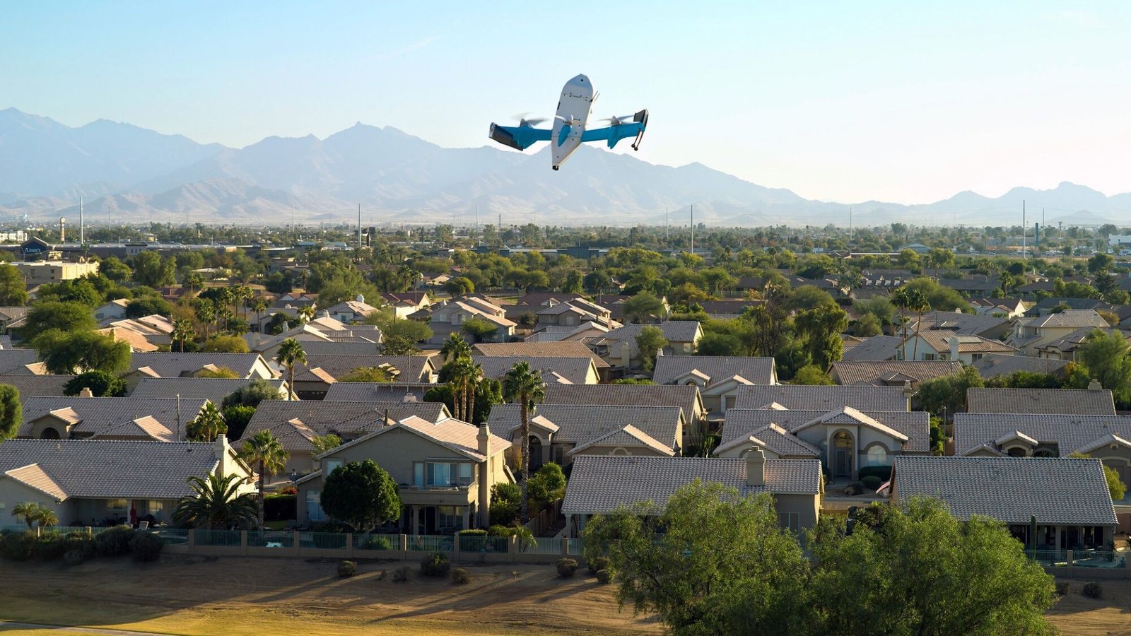 Drones da Amazon iniciam entregas de produtos no Reino Unido
