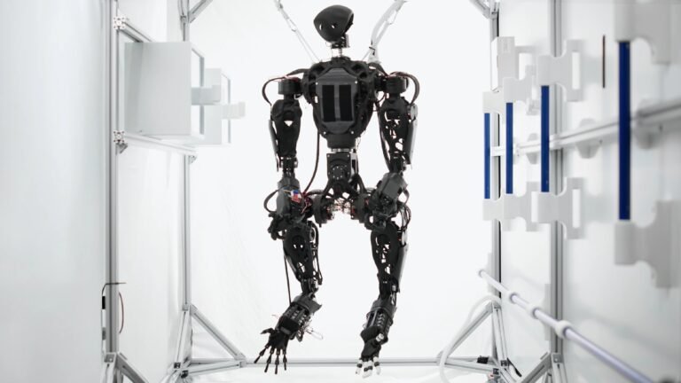 HELIOS: O Robot Humanoide de Quatro Braços Projetado para Trabalhar no Espaço