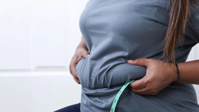 Cientistas descobrem uma forma de parar a gordura abdominal perigosa à medida que envelhecemos