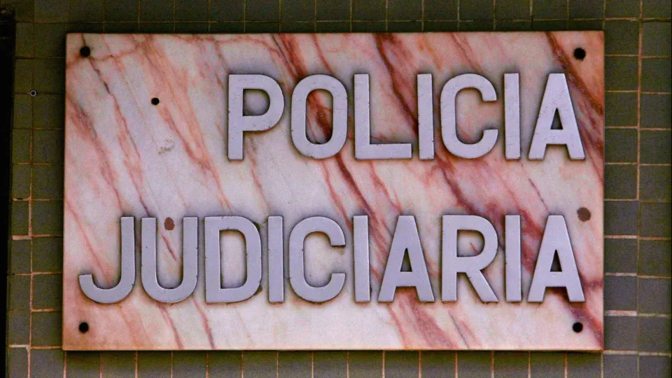 Dois Arrestados pela PJ por Tráfico de Droga e Falsificação de Documentos