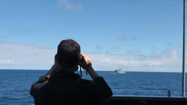 Portugal é solicitado a remover bandeira de navio armado para Israel