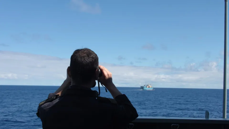 Portugal é solicitado a remover bandeira de navio armado para Israel