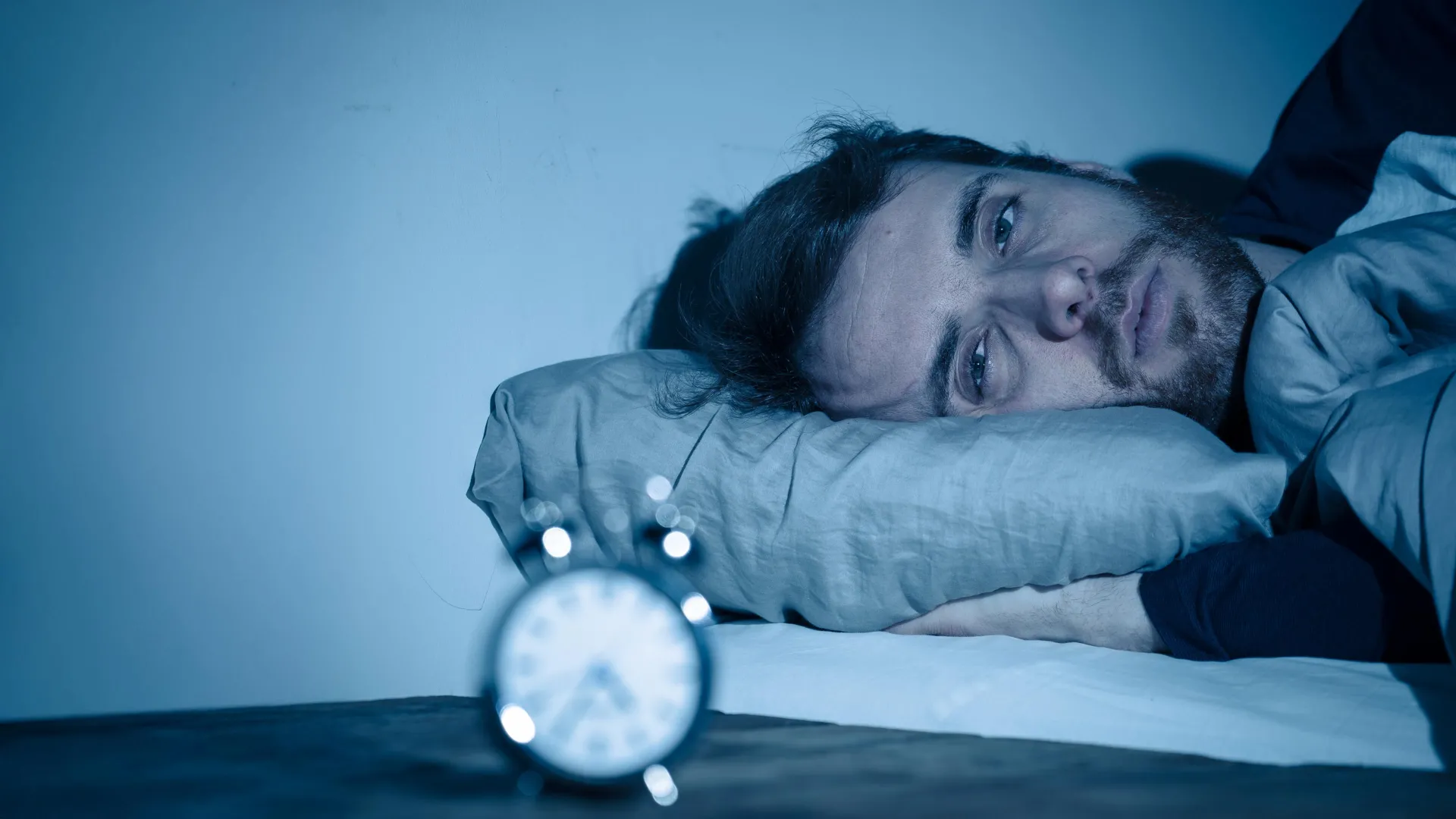Este hábito de sono comum pode dobrar seu risco de ataque cardíaco