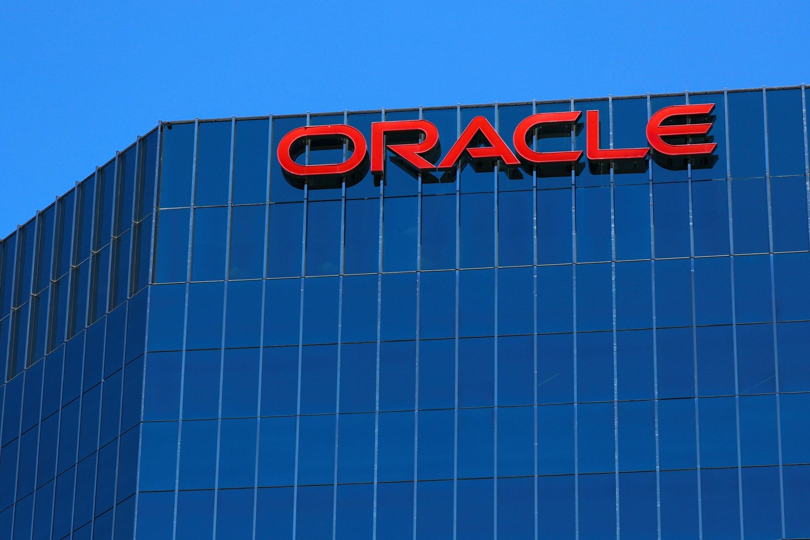 Oracle despede 21 mil trabalhadores e aposta tudo na inteligência artificial