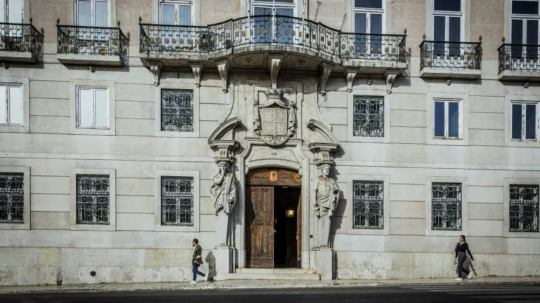 MP abre inquérito à detenção de homem próximo de Embaló em Lisboa